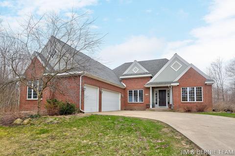 7728 Margaret Ln, Allendale, MI 49401