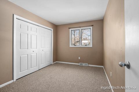 216 Roberta Jayne Dr, Lowell, MI 49331 photo 9