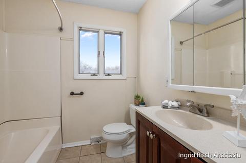 216 Roberta Jayne Dr, Lowell, MI 49331 photo 12
