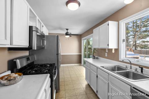 216 Roberta Jayne Dr, Lowell, MI 49331 photo 6