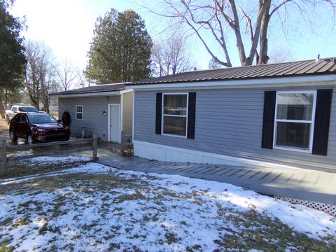 5387 Circle Dr, Reading, MI 49274 photo 2