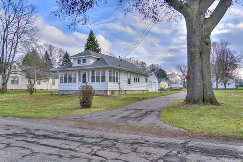 621 Royal Dr, Jackson, MI 49202 photo 2