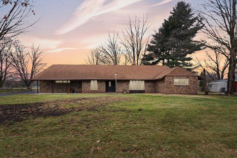 16196 Brookwood Dr, Buchanan, MI 49107