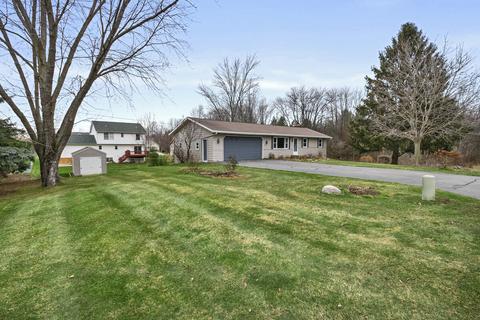 975 76th St SE, Byron Center, MI 49315 photo 2