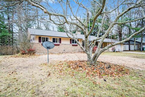 125 Pinecrest Rd, Whitehall, MI 49461 photo 2