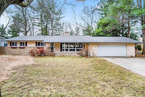 125 Pinecrest Rd, Whitehall, MI 49461 photo 1