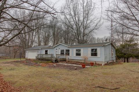 11010 Cooper Rd, Pleasant Lake, MI 49272