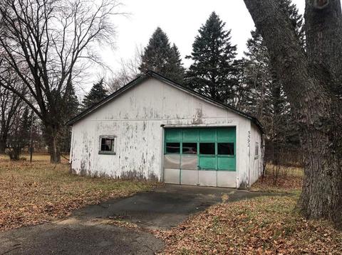 5592 E 7th St, Mears, MI 49436 photo 2
