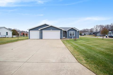 1316 Alivia Dr, Plainwell, MI 49080 photo 2