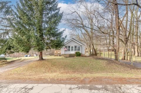 2440 Clark St, Jackson, MI 49202 photo 2
