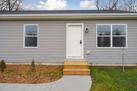 2216 W Argyle St, Jackson, MI 49202 photo 2