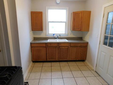 507 N Waterloo Ave, Jackson, MI 49201 photo 3