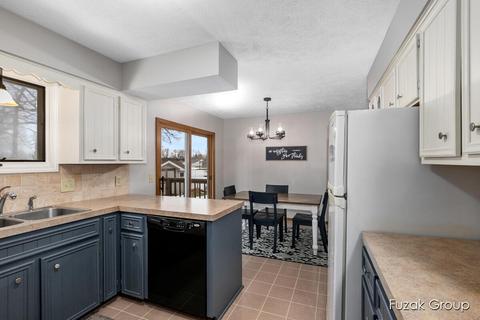 6887 Eric Ave, Jenison, MI 49428 photo 10