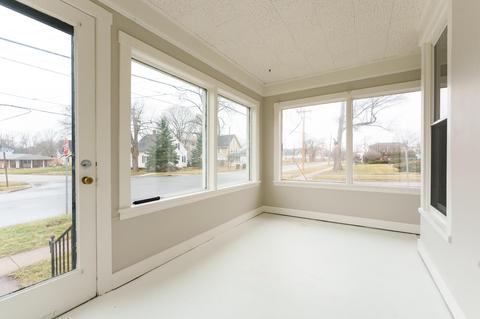 401 E Green St, Marshall, MI 49068 photo 2