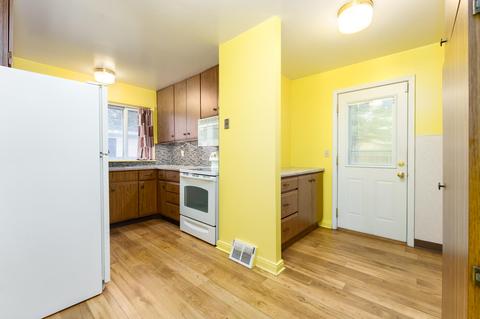 7 Cinderella Cir, Springfield, MI 49037 photo 5