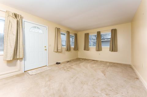 7 Cinderella Cir, Springfield, MI 49037 photo 4