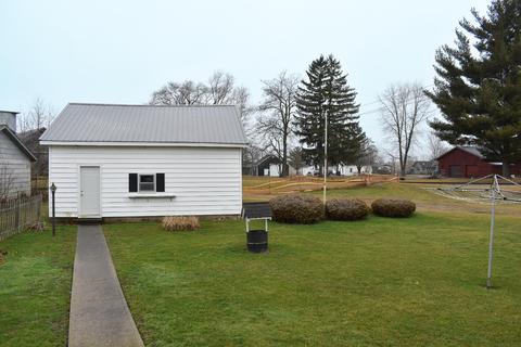 216 N Main St, Montgomery, MI 49255 photo 3