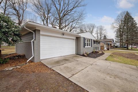 571 Christopher Rd, Jackson, MI 49203 photo 2