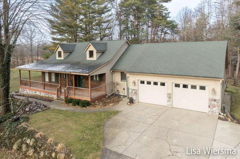 7003 60th Ave, Hudsonville, MI 49426