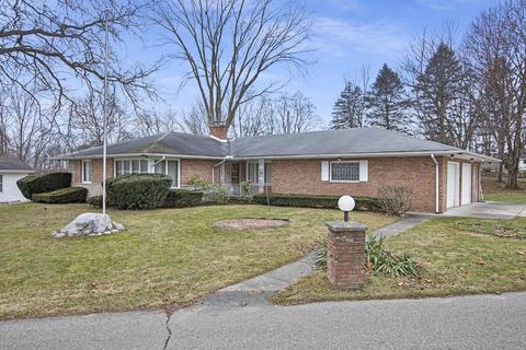 22487 Diamond Cove St, Cassopolis, MI 49031