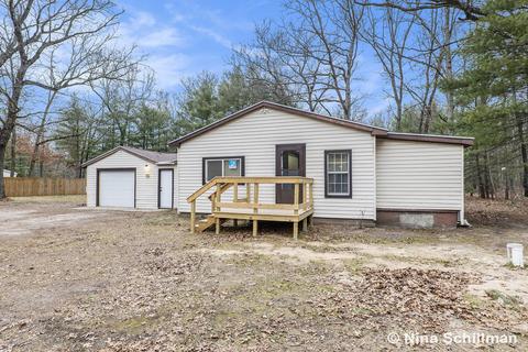 2221 E 95th St, Newaygo, MI 49337 photo 1