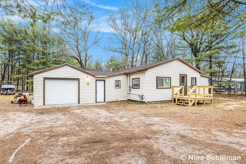 2221 E 95th St, Newaygo, MI 49337 photo 2