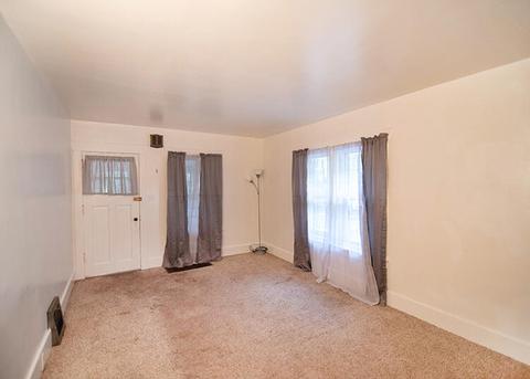 710 Orange St, Jackson, MI 49202 photo 4