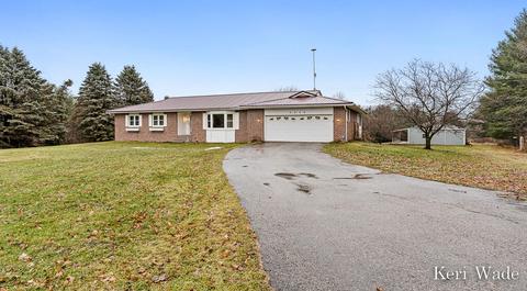 3450 Pinegrove Rd NE, Edmore, MI 48829 photo 2