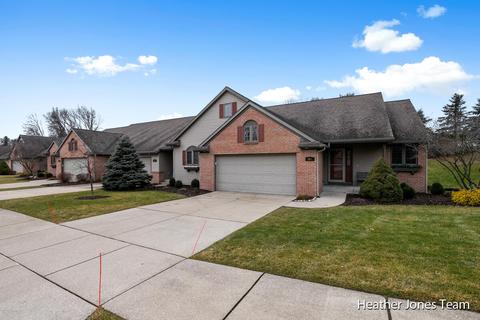 801 S Hawthorne Ct, Greenville, MI 48838