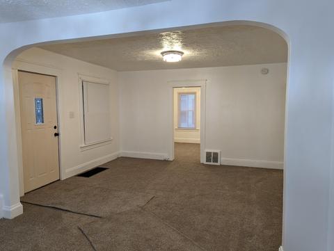 121 E Addison St, Jackson, MI 49203 photo 4