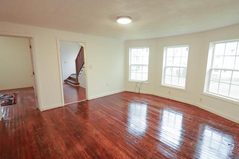 952 Chittock Ave, Jackson, MI 49203 photo 4