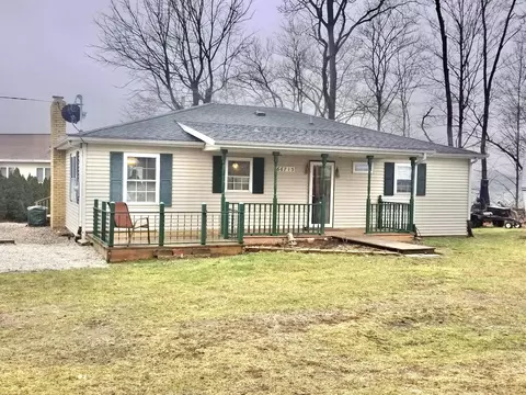 66713 Territorial Rd, Lawrence, MI 49064