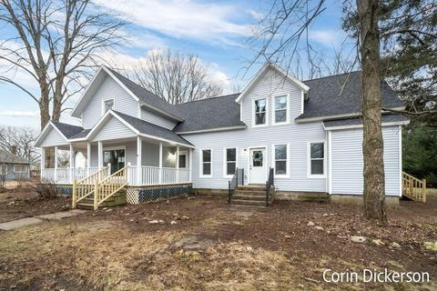 238 Beech St, Freeport, MI 49325 photo 3