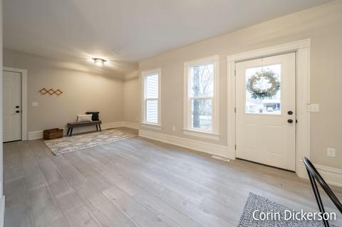 238 Beech St, Freeport, MI 49325 photo 4