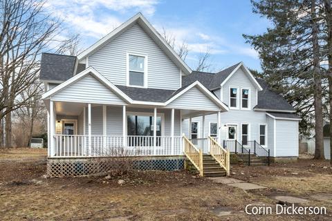 238 Beech St, Freeport, MI 49325 photo 2