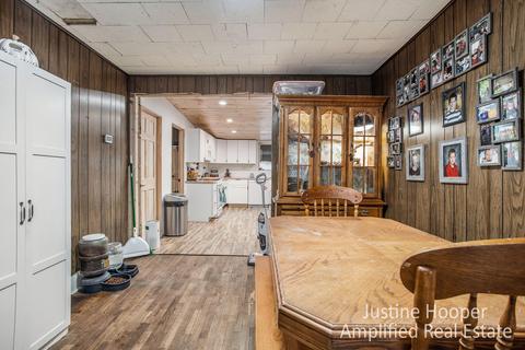 402 Gladys St, Plainwell, MI 49080 photo 26