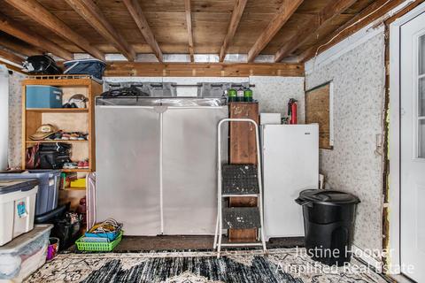 402 Gladys St, Plainwell, MI 49080 photo 8