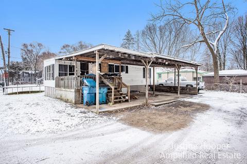 402 Gladys St, Plainwell, MI 49080 photo 6