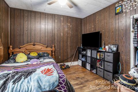402 Gladys St, Plainwell, MI 49080 photo 18