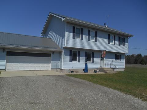9283 E 56th St, Newaygo, MI 49337