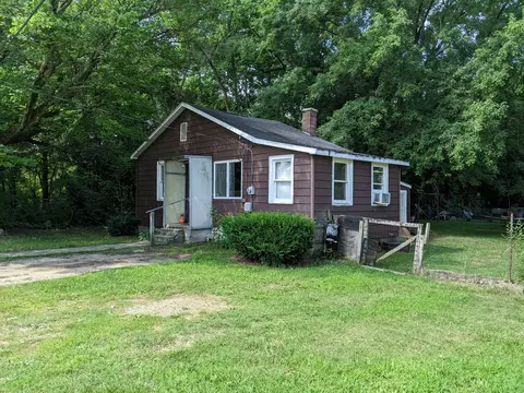 260 Heywood St, Hartford, MI 49057