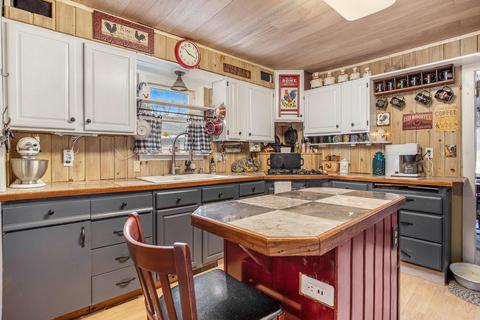 305 Meadow Dr, Augusta, MI 49012 photo 7