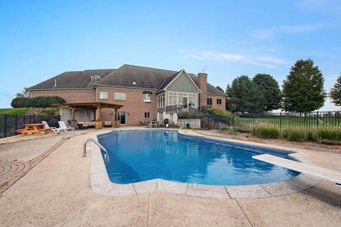3828 48th St, Hamilton, MI 49419
