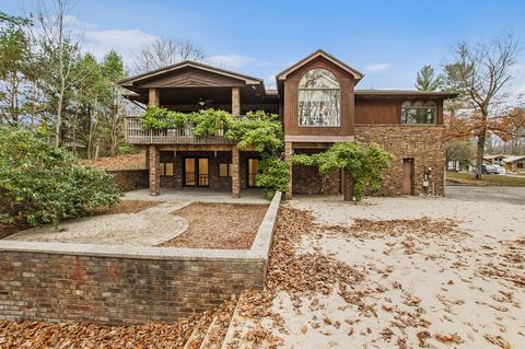 5667 Brookwood Pl, Ludington, MI 49431