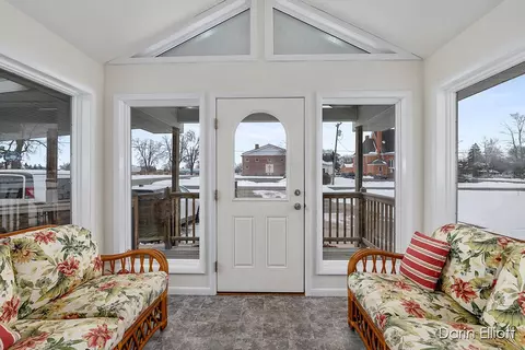 123 E Linden St, Carson City, MI 48811 photo 2