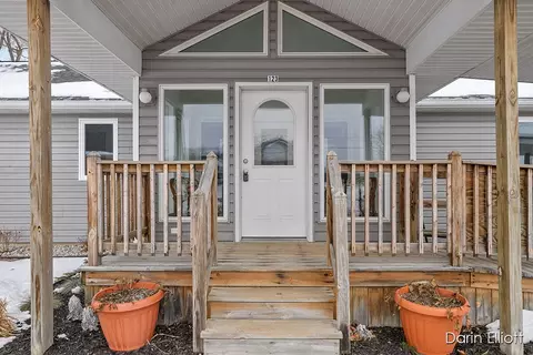 123 E Linden St, Carson City, MI 48811 photo 1