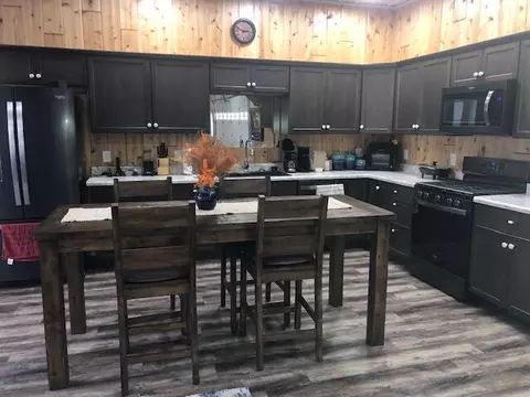 754 E Channel Dr, Coldwater, MI 49036 photo 3