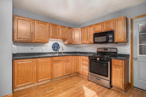 939 E Hoffman St, Three Rivers, MI 49093 photo 5