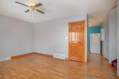 939 E Hoffman St, Three Rivers, MI 49093 photo 4