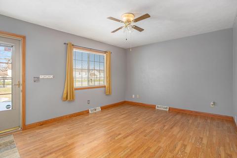 939 E Hoffman St, Three Rivers, MI 49093 photo 2